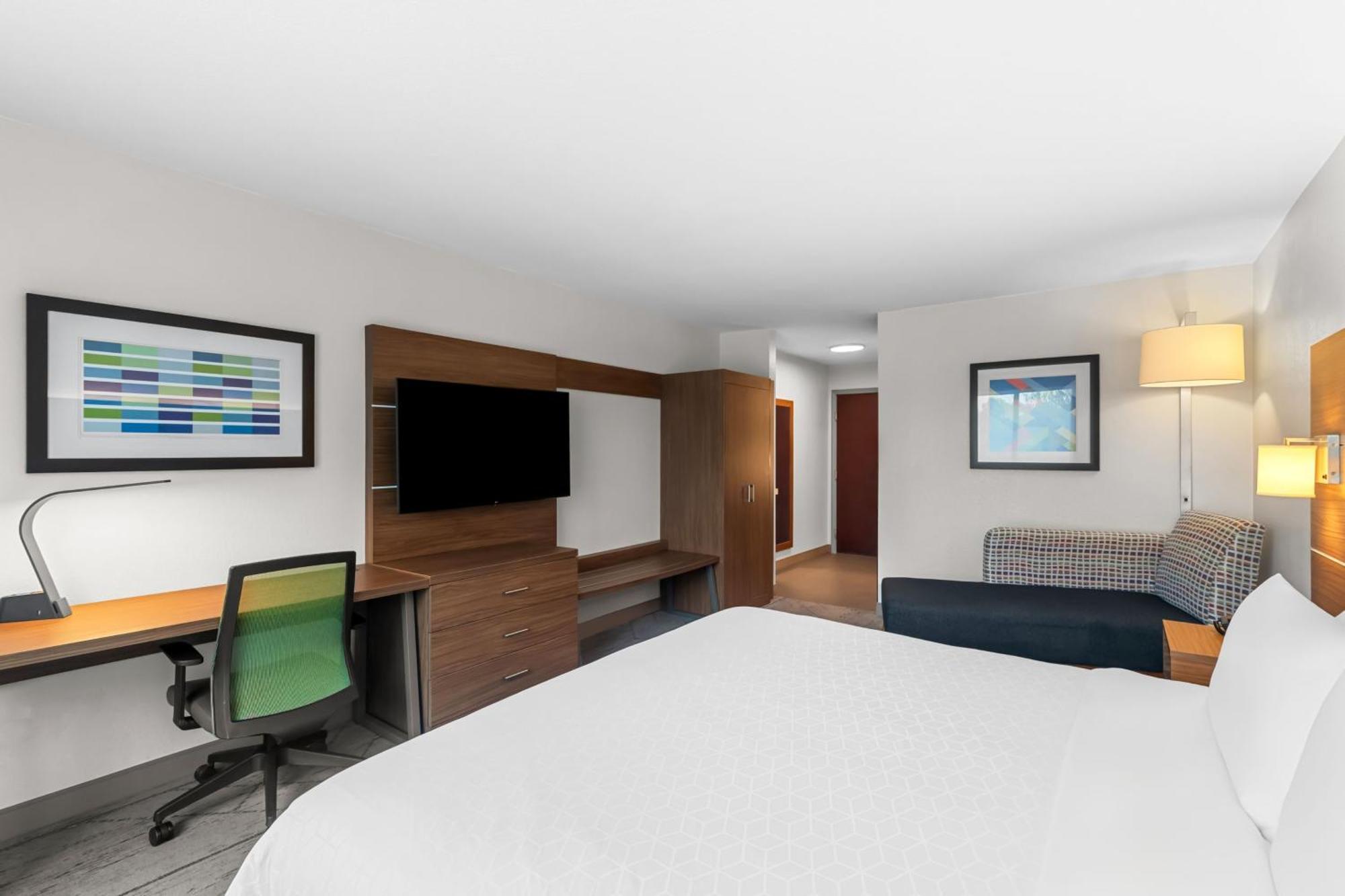 Hotel Express & Sw - Sunset Valley, And Ihg